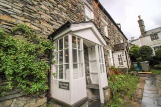 Cosy Cottage within walking distance of shops, pubs in Ambleside with wood burning stove - 9