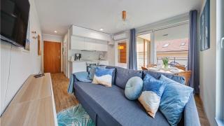 Apartamenty Sun & Snow Enklawa Krynica Morska - basen zewnętrzny sezonowy, sala zabaw, obok lasu - Krynica Morska - 4