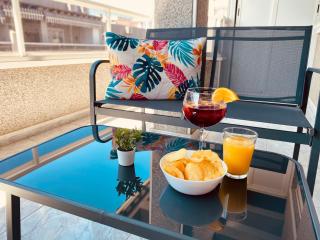 Sunny Penthouse close to everything - 0