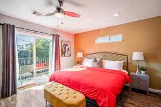 The Downtown Winter Retreat @ Historic 1st Ward - Houston - 4