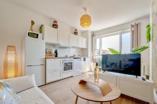 Wisdom Monkeys Apartment - Balcony & AC - Tolone - 7