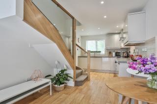 1BR Gem in Great Location With Parking - 2