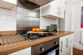 Stylish Comfort: 2BR Home in the Heart of Wigan - Pemberton - 3