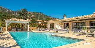 Villa Les Arbousiers - Piscine Chauffée Sécurisée - 210m2 - 4 Suites - 5