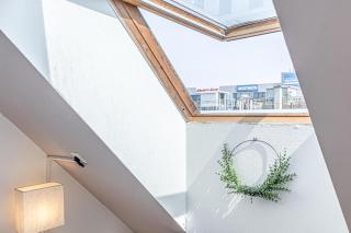 10-Min Walk to Hauptbahnhof, Cozy Private Rooms with AC, TV & WIFI - 2