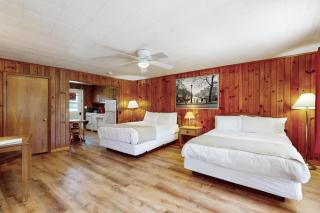 Lakeview Cottage - Unit 305 - Flat Rock - 1