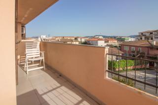 Olbia Oasis Apartment with Two Balconies! - Olbia - 4