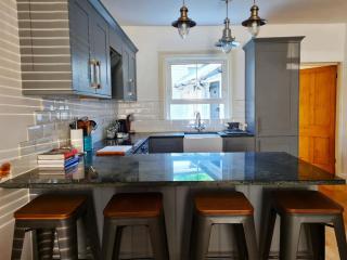 The Old School House - Parking & Close to City - 7