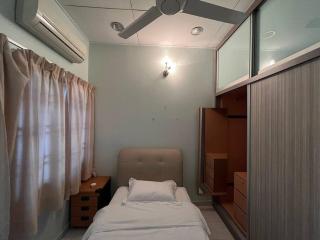 5 Pax \Taman Kajang Utama \ Casa RV - Kajang - 1