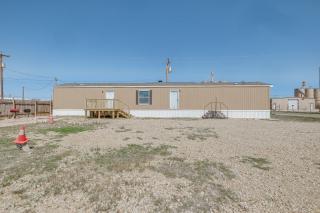 Remote Texas Group Retreat with Free WiFi! - McCamey - 0