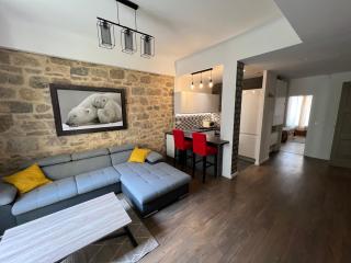 Belle perle rare port de Nice - 0