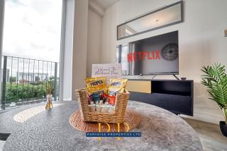 The Middlewood Plaza Suite - By Parydise Properties - Business or Leisure stays, Central Location, Sleeps 4, Salford - Manchester - 2