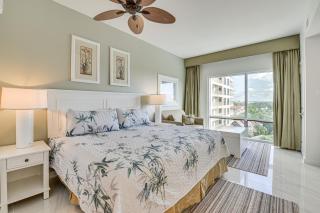 Elegant Destin Condo w/ Ocean Views: Walk to Beach - 1