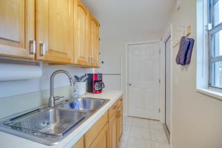 Vero Beach Studio with Shared Patio about 3 Mi to Beach! - Vero Beach - 4