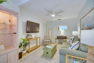 Vero Beach Studio with Shared Patio about 3 Mi to Beach! - Vero Beach - 2