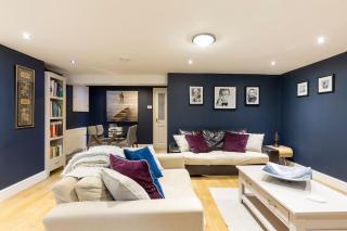 2 double bedroom large modern self contained apartment Free parking - Camberley - 7