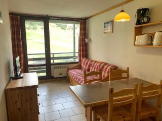 Studio cabine rénové pour 4 pers, balcon, animaux admis - FR-1-452-55 - Les Menuires - 0