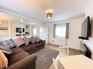 Wonky Cottage - Cayton - 8