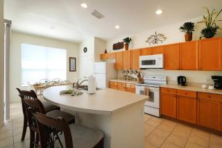Luxury 4BD Single-Level Villa with Private Pool - Windsor Palms - Sleeps 8 - Kissimmee - 0