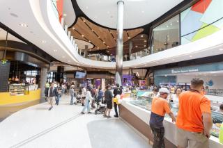 Lumière Waterside Oasis - Views, Parking, Ease - Sidney - 1