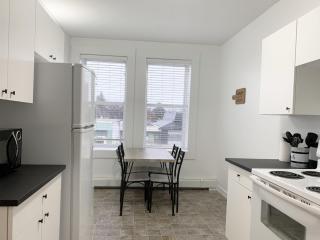 Gorgeous 1-bedroom Condo Location WiFi - 6