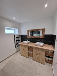 Maison calme, idéale pour un couple avec enfants ou groupe de personnes - Liesville-sur-Douve - 7