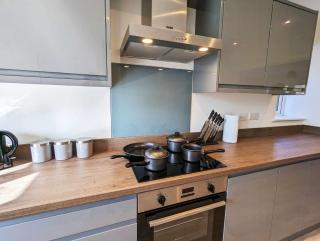 3-Bed, Sleeps 5, 3 Bath, Parking, WiFi - Watton - 2