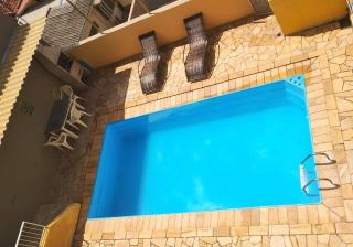 Casa com churrasqueira e piscina - 9