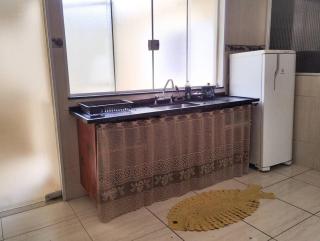 Casa com churrasqueira e piscina - 1