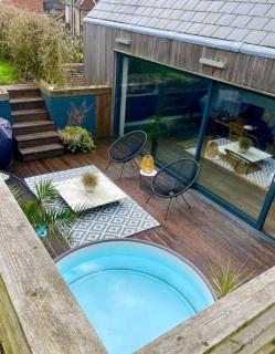 The Lodge - 7