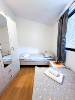 3-Bedroom Apartment With Panoramic Bay Views - Kotor - 1