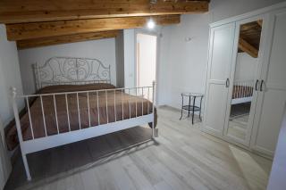 Roberta House - 1