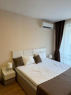 Premier Fort Apartment on Seafront - 1