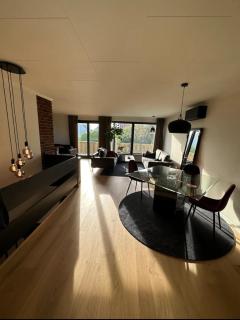 Newly Renovated Centrum House with Large Balcony - Haugesund - 3