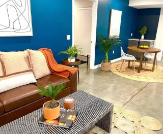 Luxury Modern and Bright apt in Hollywood 2br 2ba- 5215 - Los Angeles - 2