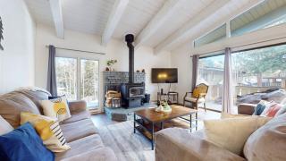 Chateau De Montagne #6 Condo - Mammoth Lakes - 1