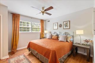 5BR Woodland Retreat on 7 Acres with a Pond - 2