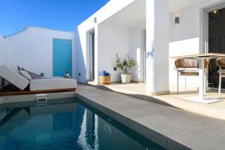 Hypnōs boutique villa with amazing heated pool with jacuzzi - 9