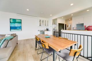 Scenic Depoe Bay Townhome with Deck Less Than 1 Mi to Parks! - Depoe Bay - 3