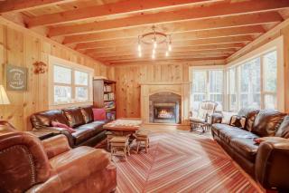 Spacious Classic Cabin Retreat- near Lassen - Mill Creek - 0