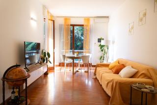 Ampio attico con terrazzo con vista, centrale, parcheggio gratis - 9