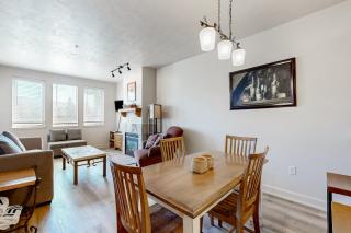 Mountain Majesty Hideaway - 1