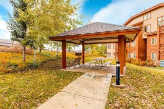 Mountain Majesty Hideaway - 7