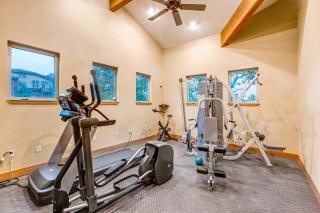 Mountain Majesty Hideaway - 5