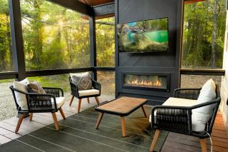 NEW Farmhouse-Chic Cabin with Hot Tub & Firepit - Broken Bow - 4