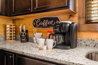 Tranquility/Mountain Cabin/Indoor Pool/Hot Tub/Games/Views - 8