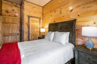 Tranquility/Mountain Cabin/Indoor Pool/Hot Tub/Games/Views - Sevierville - 5