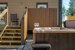 Tranquility/Mountain Cabin/Indoor Pool/Hot Tub/Games/Views - 3