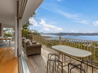 Spectacular Views - 2 Bedroom House - Sandy Bay - 0