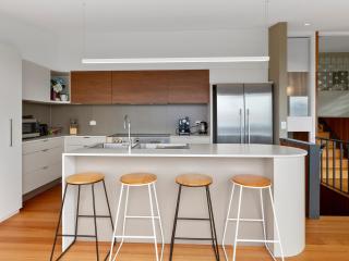 Spectacular Views - 2 Bedroom House - Sandy Bay - 5
